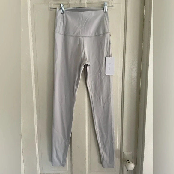 NEW! Tavi Noir Light Gray High Waisted Silky Soft Leggings The Handle Bar - Picture 1 of 8